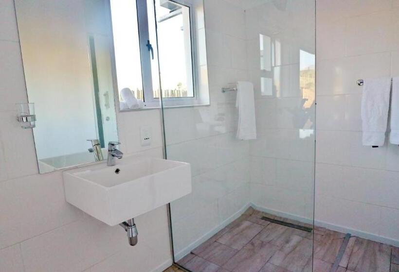 标准间, Thelab Robertson