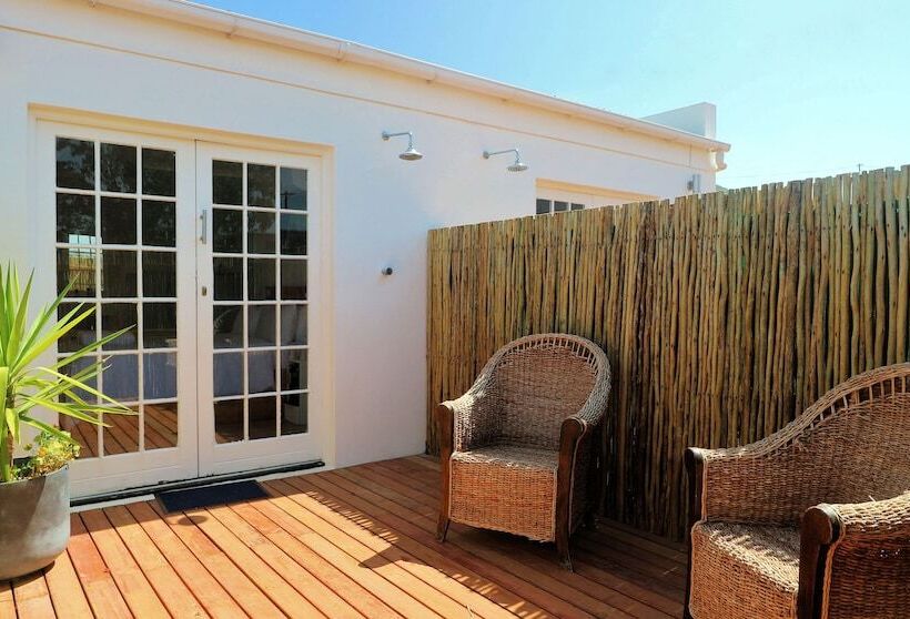 标准间, Thelab Robertson