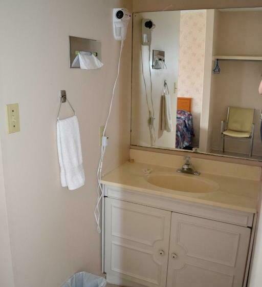 Standard Szoba, Lighthouse Motel