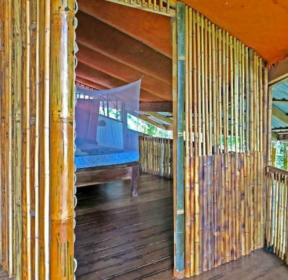 اتاق استاندارد با سرویس بهداشتی مشترک, Cascada Verde Hostel