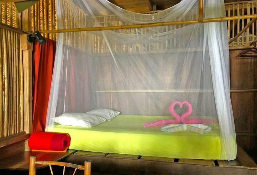 اتاق استاندارد با سرویس بهداشتی مشترک, Cascada Verde Hostel