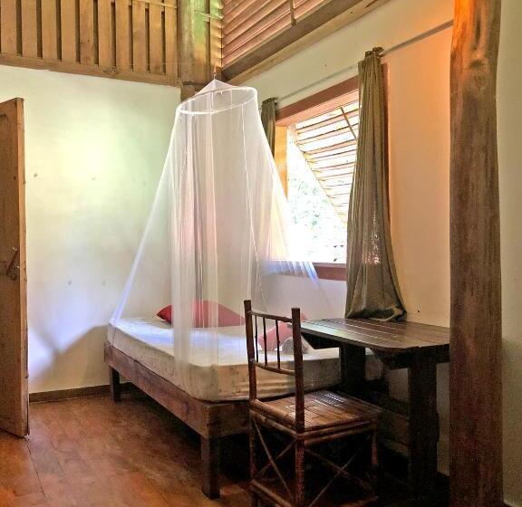 اتاق استاندارد, Cascada Verde Hostel