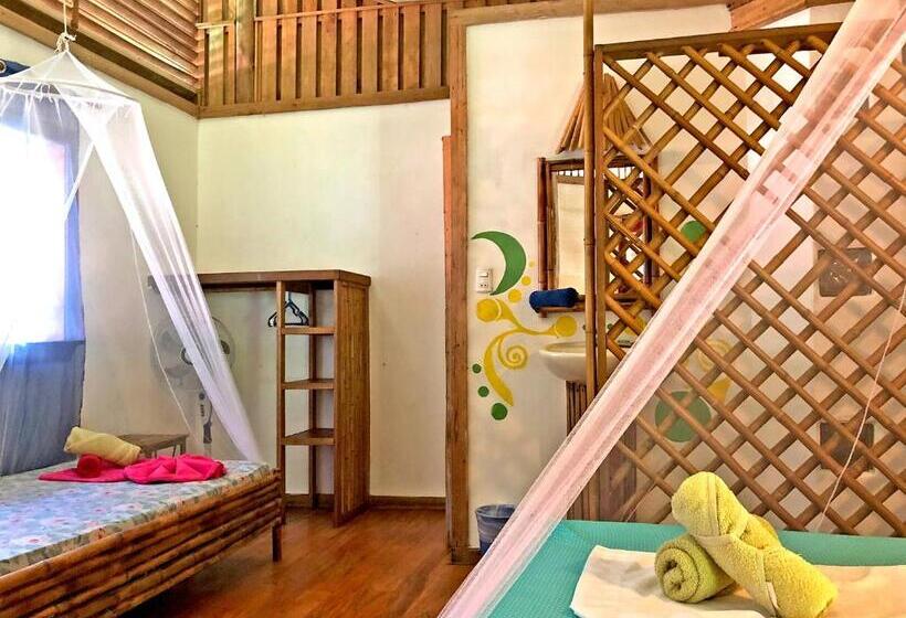 اتاق استاندارد سه نفره, Cascada Verde Hostel