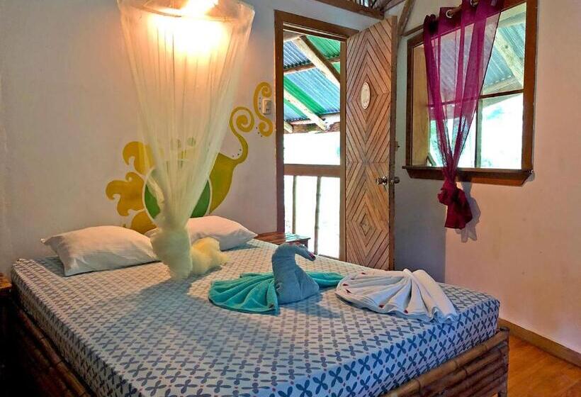 اتاق استاندارد سه نفره, Cascada Verde Hostel