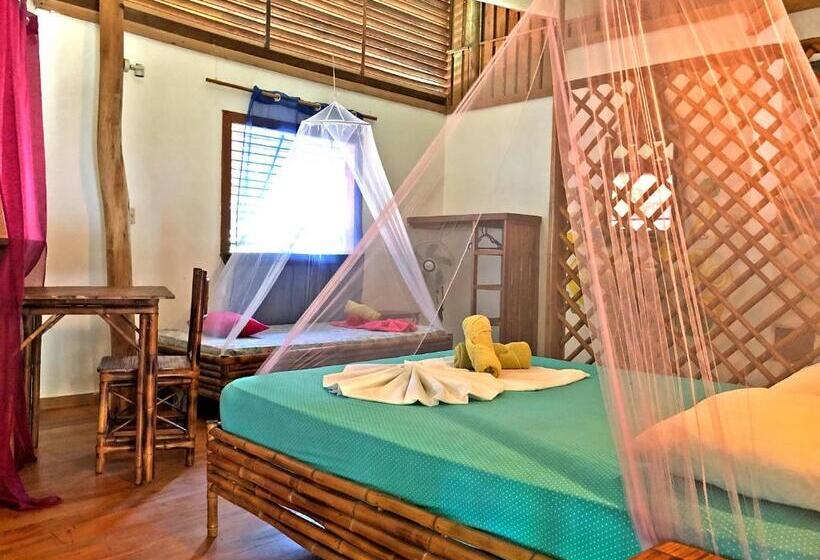 اتاق استاندارد سه نفره, Cascada Verde Hostel