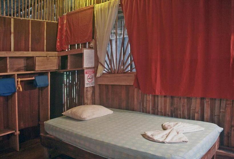 تختخواب در اتاق مشترک, Cascada Verde Hostel