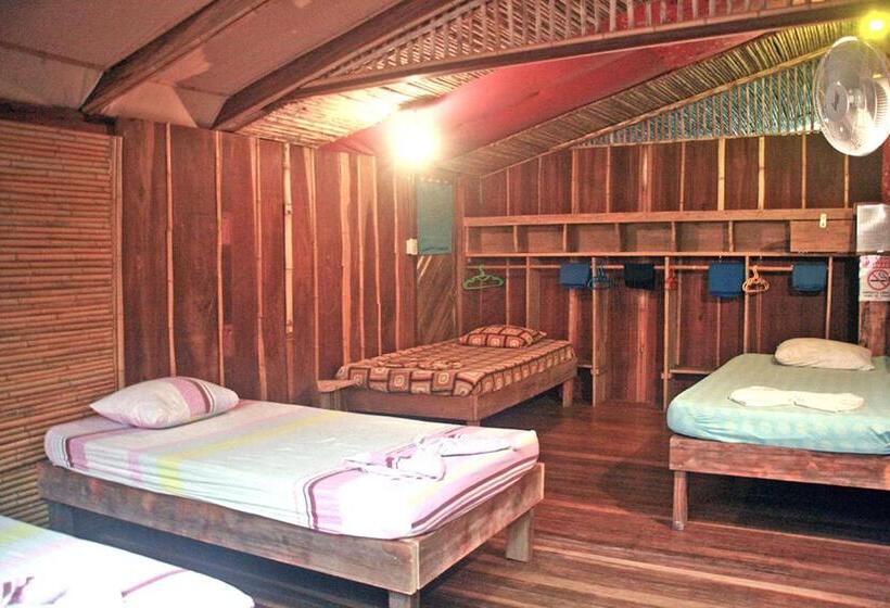 تختخواب در اتاق مشترک, Cascada Verde Hostel