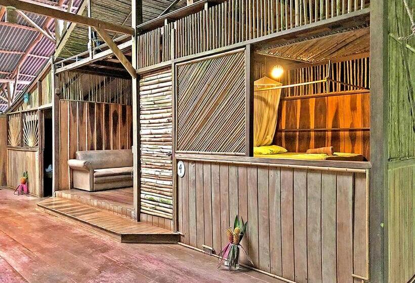 اتاق اکونومی, Cascada Verde Hostel