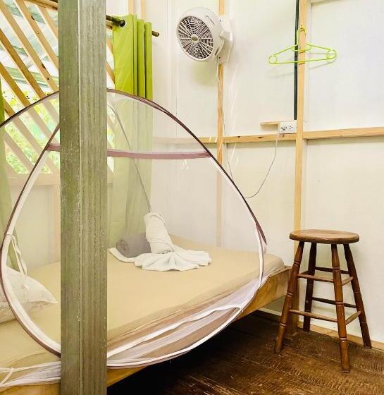 اتاق اکونومی یک تخته, Cascada Verde Hostel