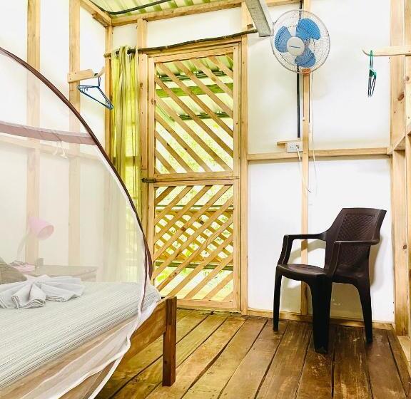 اتاق استاندارد یک تخته با بالکن, Cascada Verde Hostel