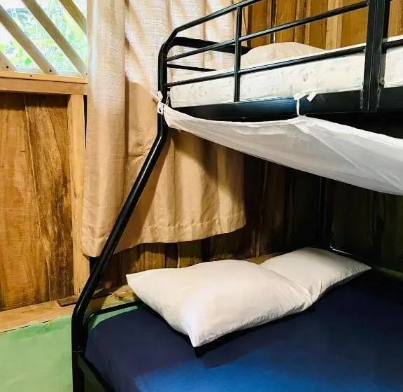 浴室共有ファミリールーム, Cascada Verde Hostel