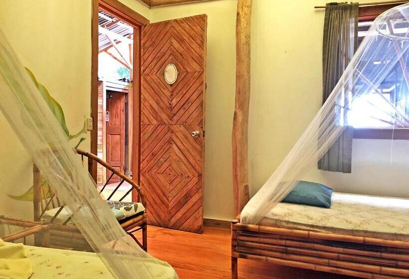 اتاق استاندارد, Cascada Verde Hostel