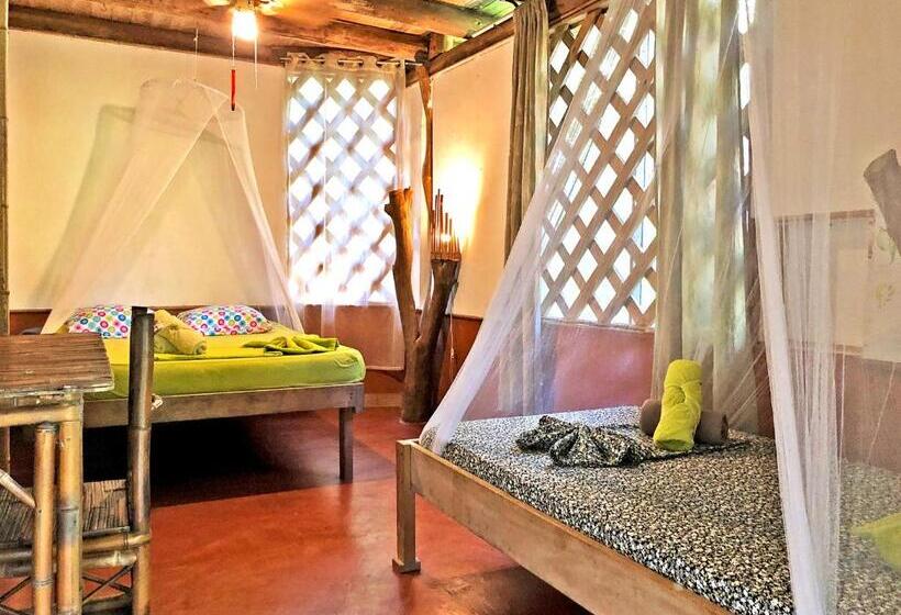 اتاق استاندارد سه نفره, Cascada Verde Hostel