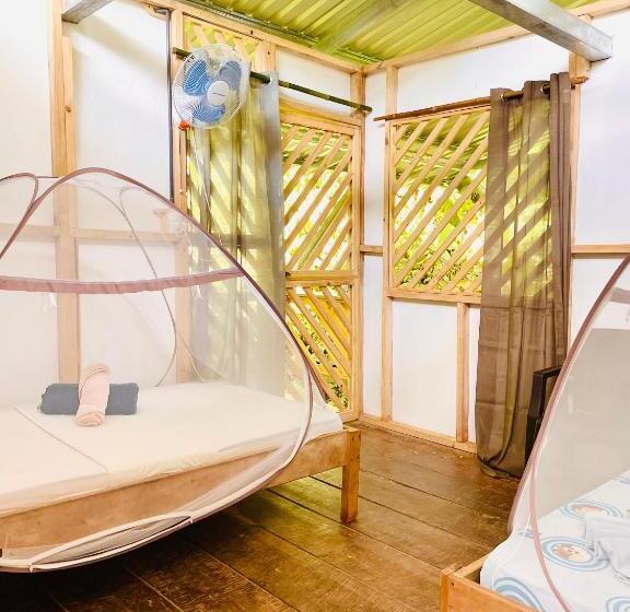 اتاق اکونومی, Cascada Verde Hostel