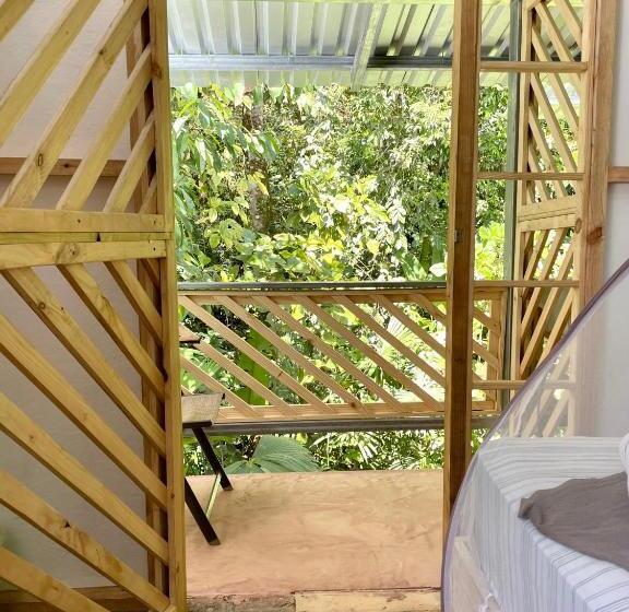 اتاق استاندارد با بالکن, Cascada Verde Hostel