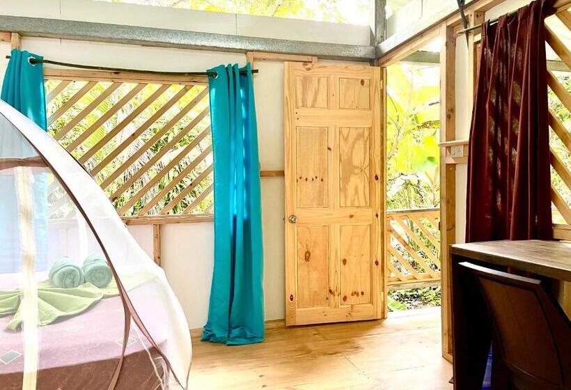 اتاق استاندارد با بالکن, Cascada Verde Hostel