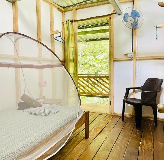 اتاق استاندارد یک تخته با بالکن, Cascada Verde Hostel