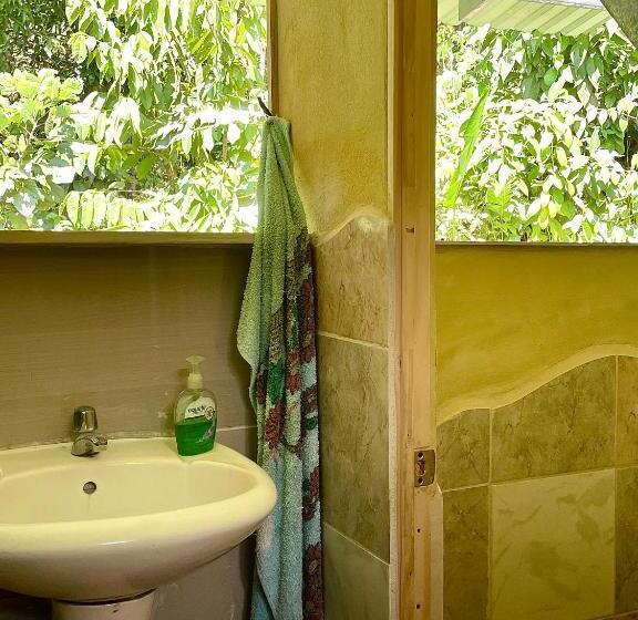 اتاق استاندارد یک تخته با بالکن, Cascada Verde Hostel