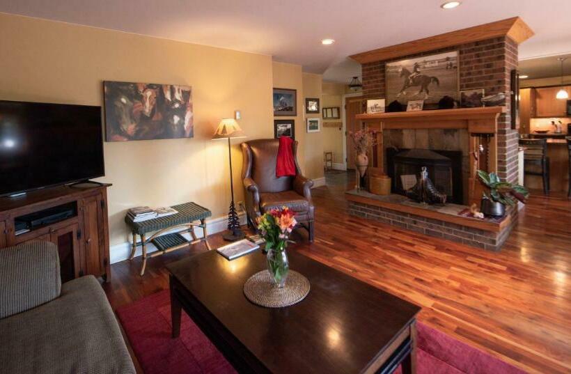 منزل 3 غرف نوم, Auberge Kicking Horse Guest House