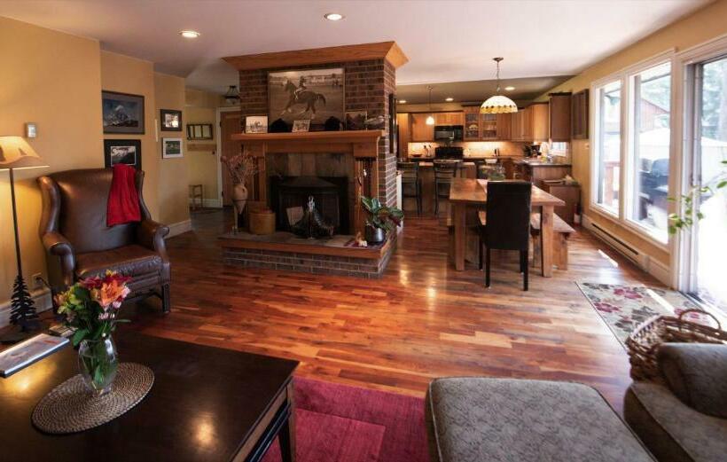 منزل 3 غرف نوم, Auberge Kicking Horse Guest House