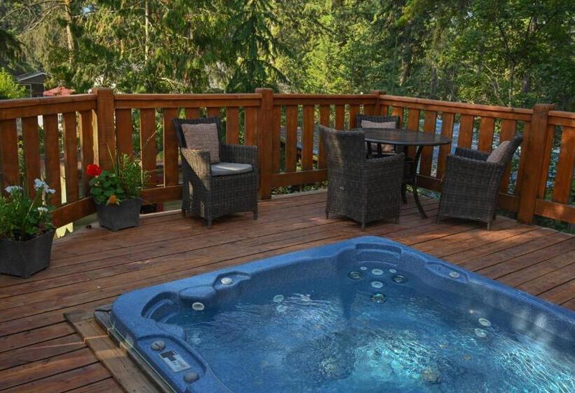 ３ベッドルームハウス, Auberge Kicking Horse Guest House