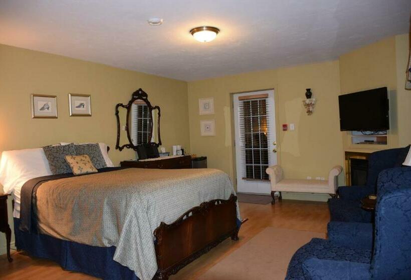 جناح مزود بجاكوزى, Auberge Wild Rose Inn