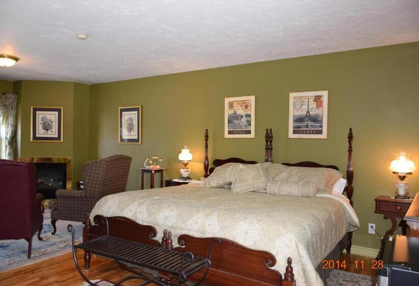 جناح مزود بجاكوزى, Auberge Wild Rose Inn