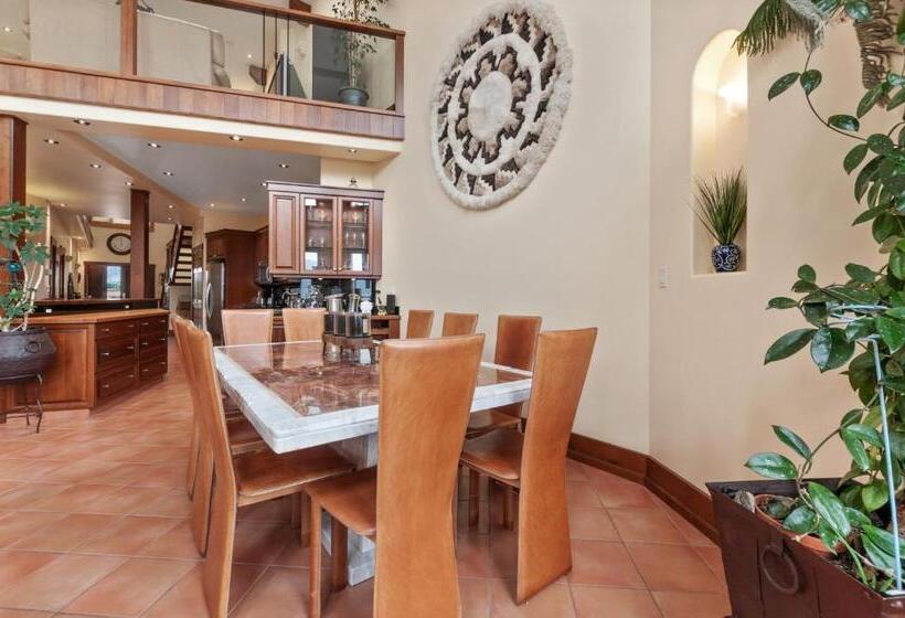 침실 4개 주택, Casa Grande Inn & Suites