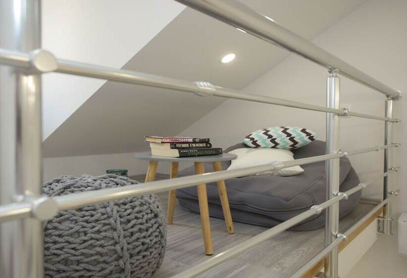 Кровать в Общей Комнате, Central Old Town Rooms