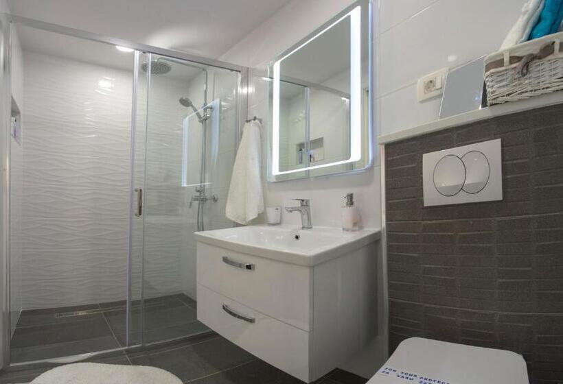 מיטה בחדר משותף, Central Old Town Rooms
