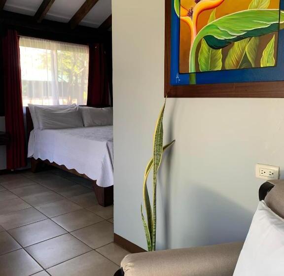 חדר סטנדרט עם טרסה, Colinas Del Miravalles Hotel & Hot Springs