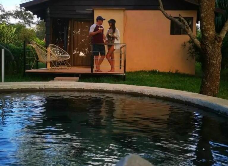 חדר סטנדרט עם טרסה, Colinas Del Miravalles Hotel & Hot Springs