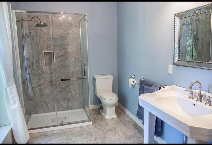 غرفة قياسية, Culverdene House