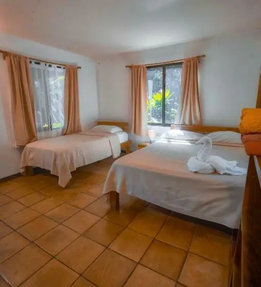 Standard Kolmen Hengen Huone, El Jardin