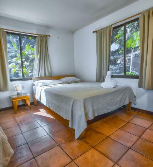 Quarto Triplo Estandar, El Jardin