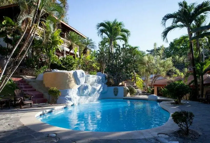 Standard Kolmen Hengen Huone, El Jardin