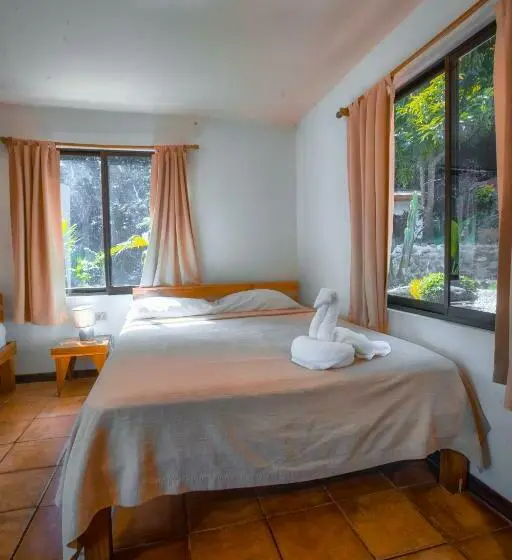 Standard Kolmen Hengen Huone, El Jardin