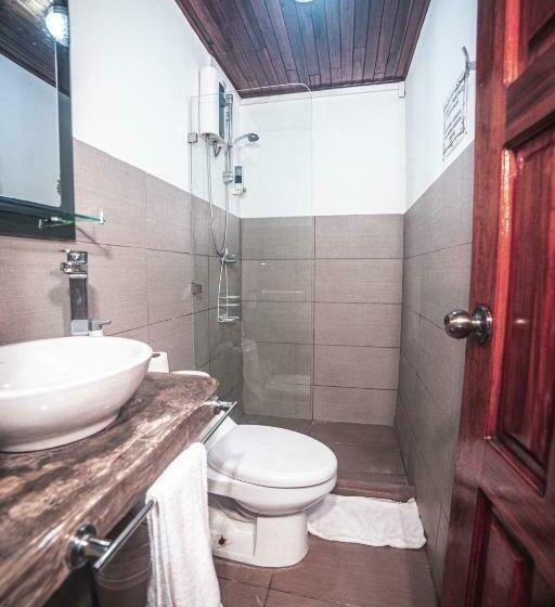 Quarto Triplo Estandar, El Jardin