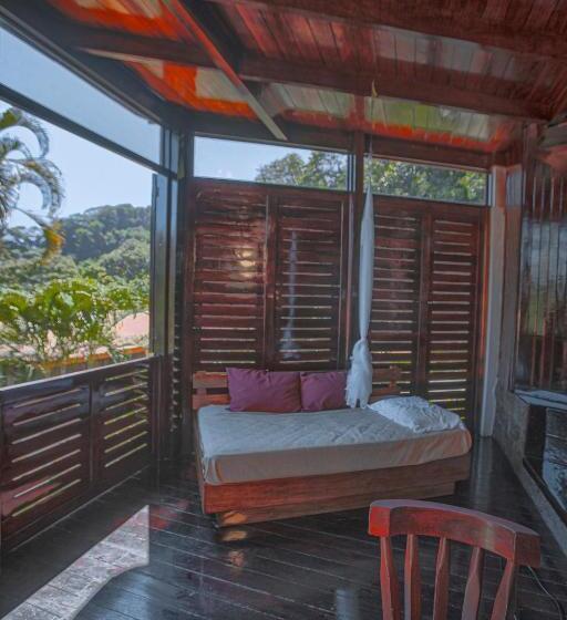 بانگلوی استاندارد, El Jardin