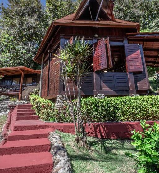 بانگلوی استاندارد, El Jardin