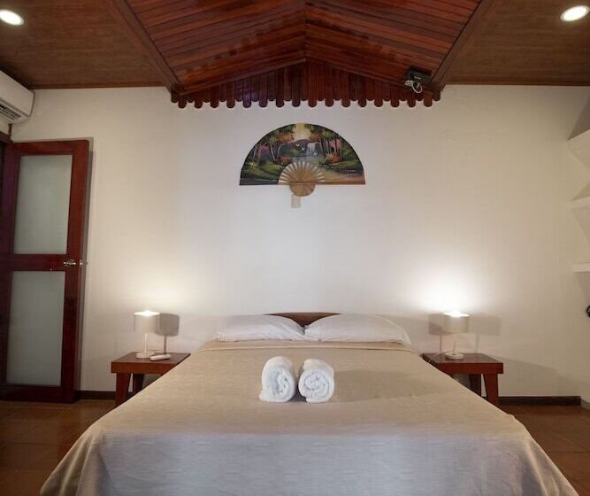 اتاق اکونومی, El Jardin