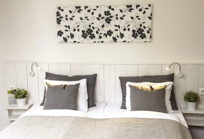Standard Neljän Hengen Huone, Guesthouse Eleven