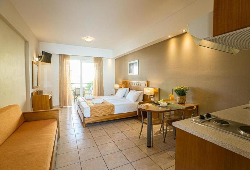 Studio Superior, Helios Apartments
