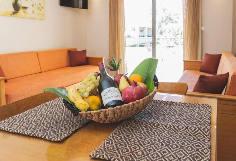 דירת חדר סופריור, Helios Apartments