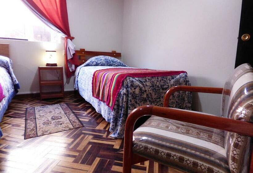 Pokój Standard Trzyosobowy, Hostal Los Uros