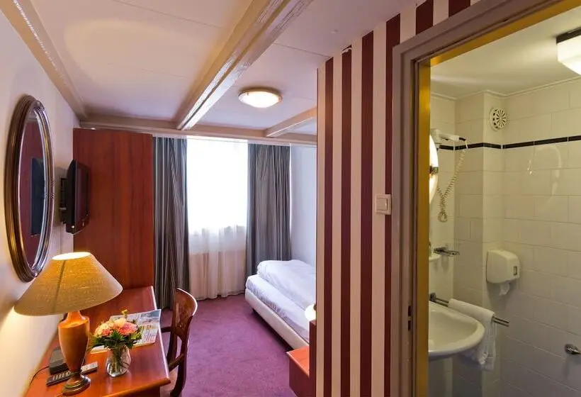 Chambre Standard Individuelle, Promenade