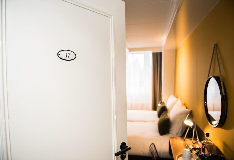 컴포트 룸, Promenade