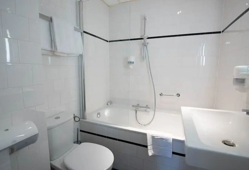Chambre Triple Standard, Promenade