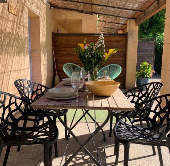 スタンダードスタジオ, Résidence Les Sources