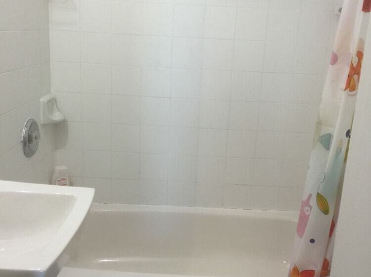 اتاق استاندارد سه نفره, University Apartment Campus Accommodation